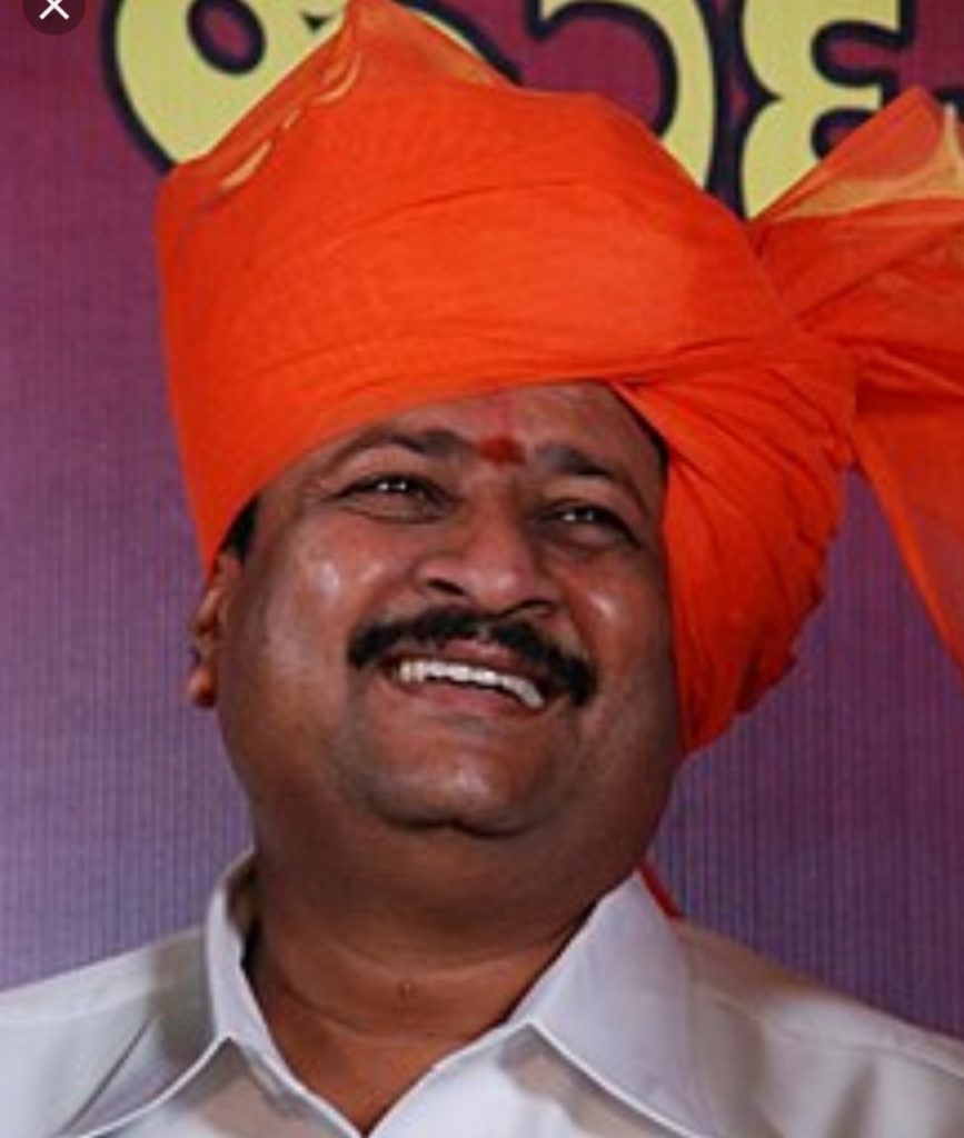 Chitradurga yatnal sawal to cm yadiyurappa