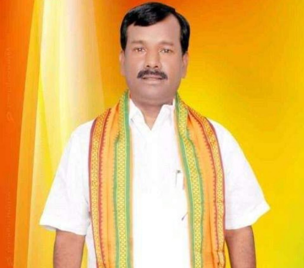 Chitradurga matadhisharu samajamukhiyagi kelasa madbekuu