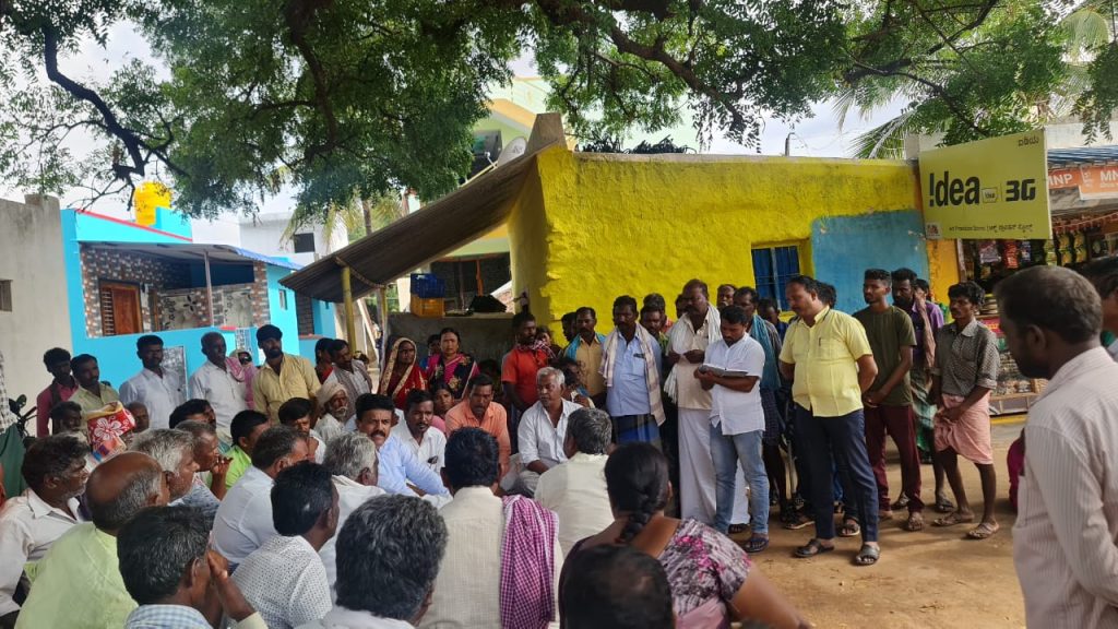 ಮೂವತ್ತು ವರ್ಷಗಳ ಸಮಸ್ಯೆಗಳನ್ನು ಬಗೆ ಹರಿಸುವ ಭರವಸೆ ನೀಡಿದ ತಹಶೀಲ್ದಾರ್