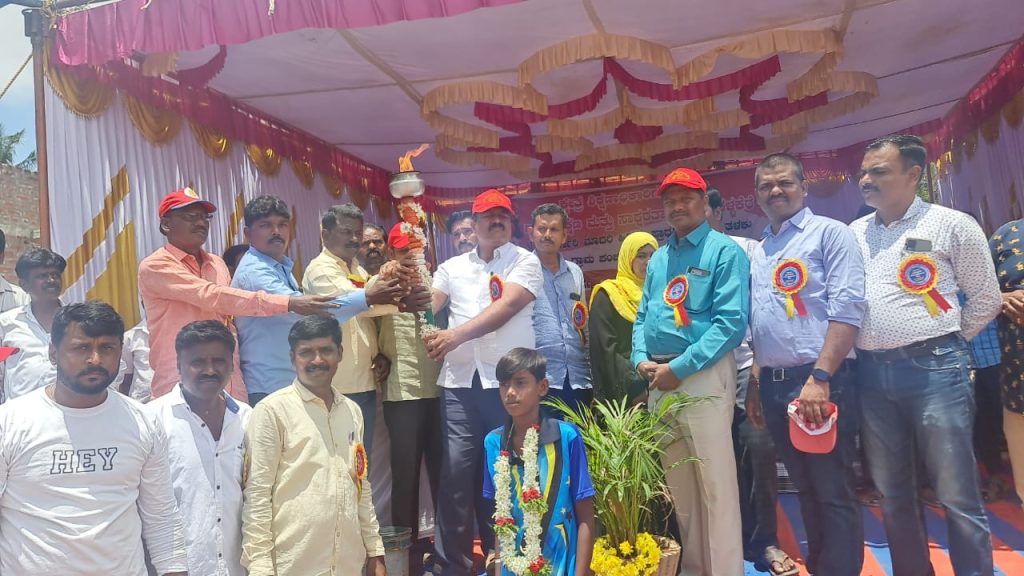 ಕ್ರೀಡೆ ಮತ್ತು ಆಧ್ಯಾತ್ಮಿಕತೆ ಎರಡೂ ಬಳಸಿಕೊಂಡು ಬೆಳೆಯಬೇಕು