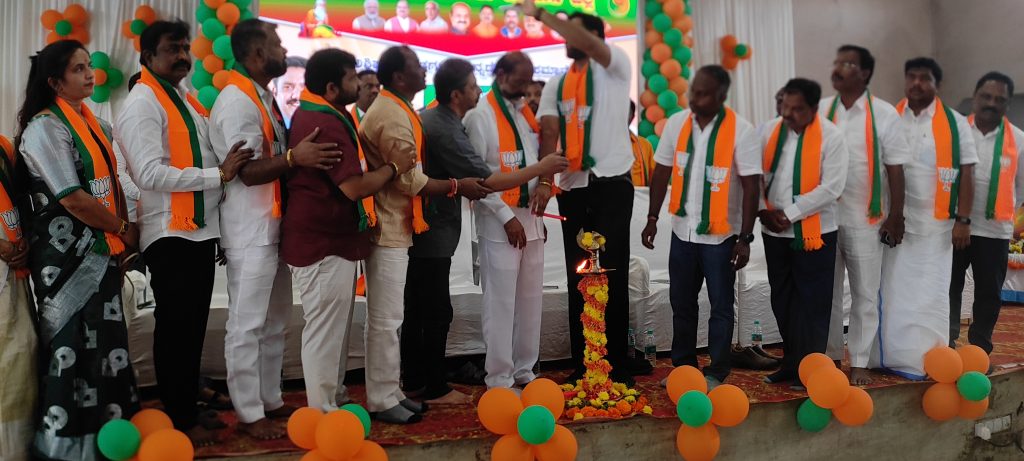 ಕಾಲೆಳೆಯುವುದನ್ನು ಬಿಡಿ ಒಂದಾಗಿ ಬಿಜೆಪಿ ಗೆಲ್ಲಿಸಿ