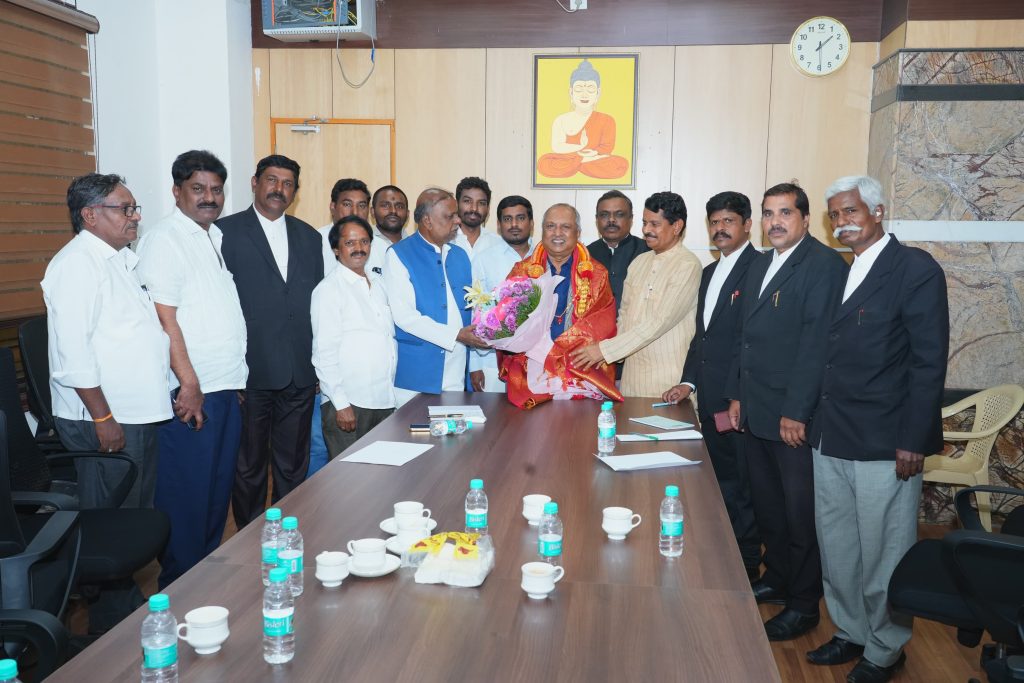 ಒಳಮೀಸಲಾತಿ ವರದಿ ಸರ್ಕಾರಕ್ಕೆ ಶೀಘ್ರ ಸಲ್ಲಿಸಿ:ಮಾಜಿ ಸಚಿವ ಆಂಜನೇಯ ನೇತೃತ್ವದ ನಿಯೋಗ ಮನವಿ